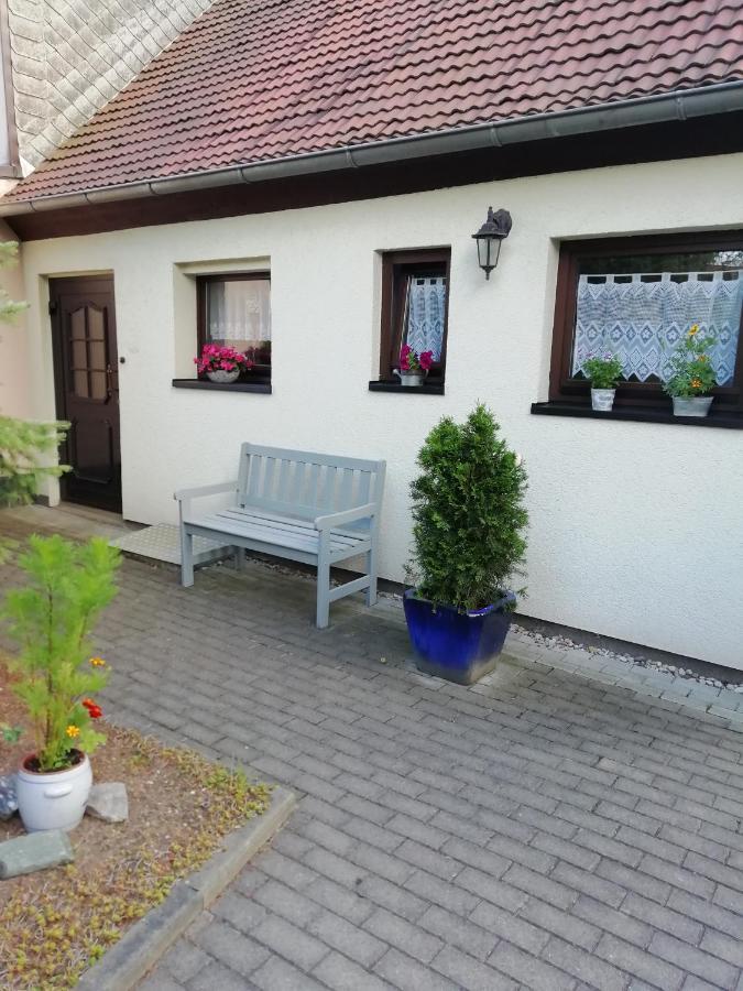 Villa Kleines Haus mit Geschichte Neukirchen  Exterior foto